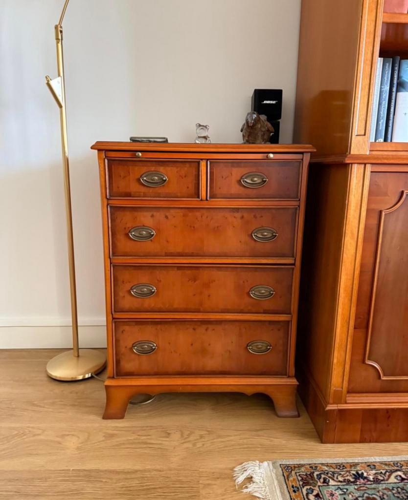 Heldense ladenkast (tv etc. zijn ook te koop) nieuw € 1.690, Ophalen, 50 tot 100 cm, Zo goed als nieuw, Minder dan 100 cm