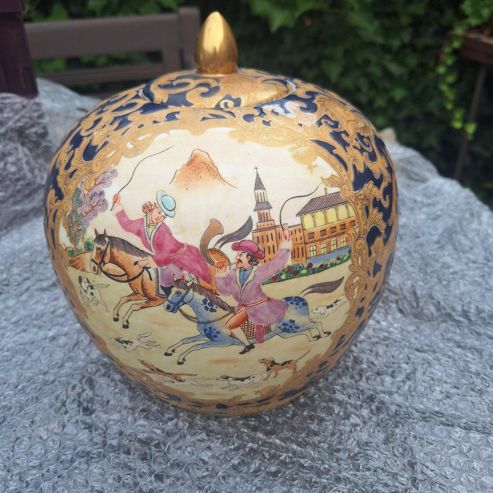 Grote Chinese Porseleinen Gemberpot Famille Rose Jachtscène, Ophalen of Verzenden