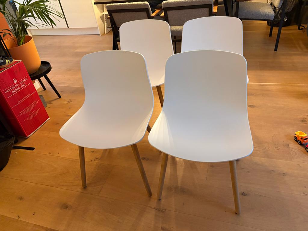 Originele HAY AAC 12 eetkamer stoelen - Kuip wit,eiken poten, Huis en Inrichting, Ophalen, Wit, Zo goed als nieuw, Vier