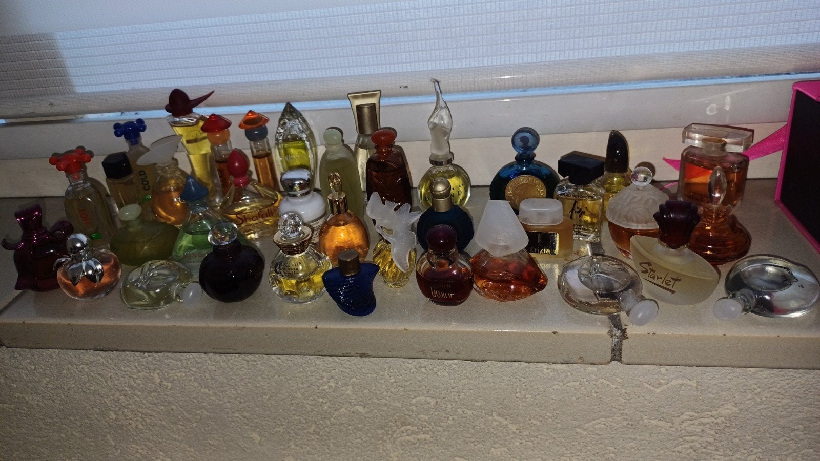 parfums miniatuur, Verzamelen, Parfumverzamelingen, Ophalen of Verzenden, Zo goed als nieuw, Miniatuur