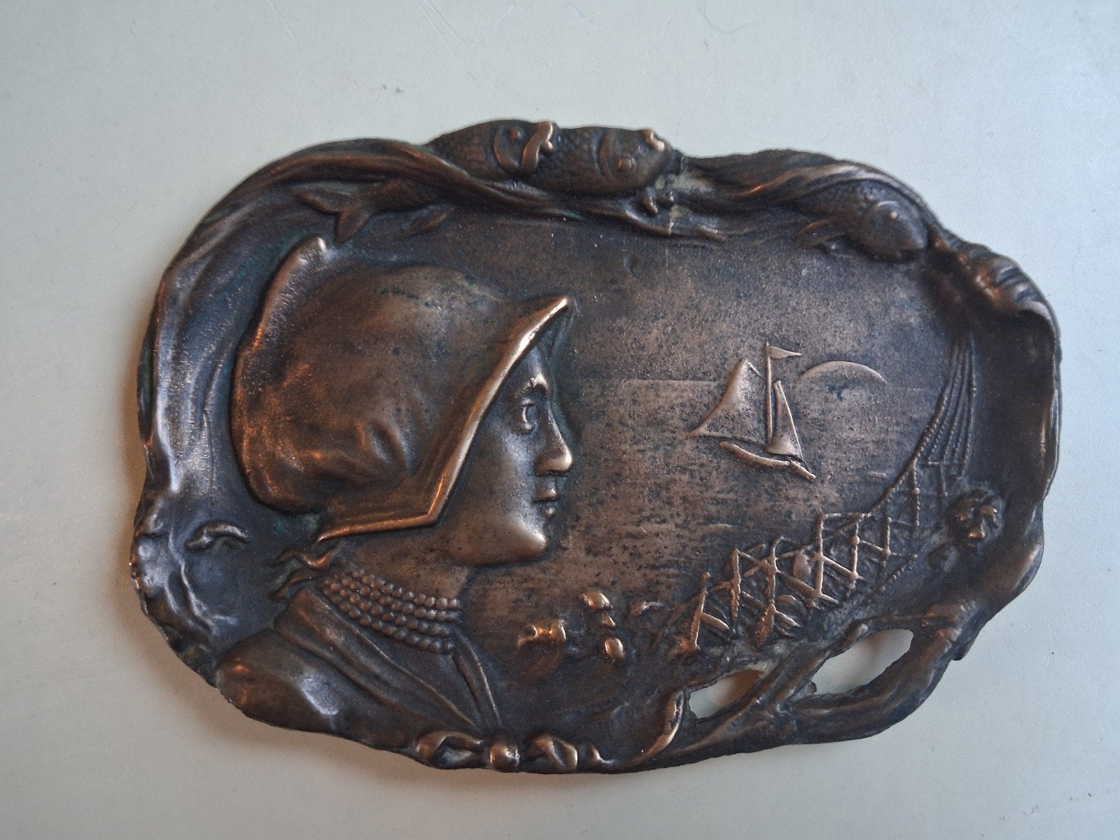 Art Nouveau  franse Vide Poche "Vissersvrouw", Ophalen of Verzenden