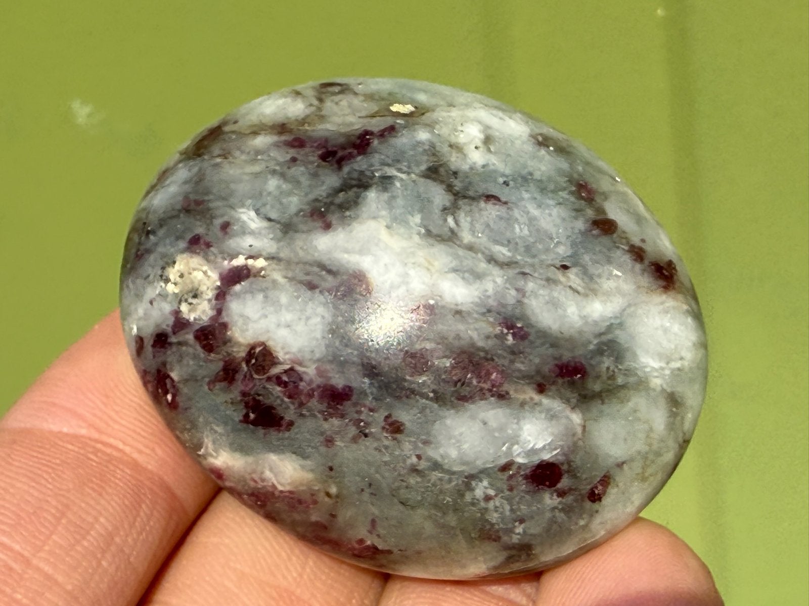 Rubeliet - rode Toermalijn- handsteen palmsteen mineralen, Ophalen of Verzenden, Mineraal