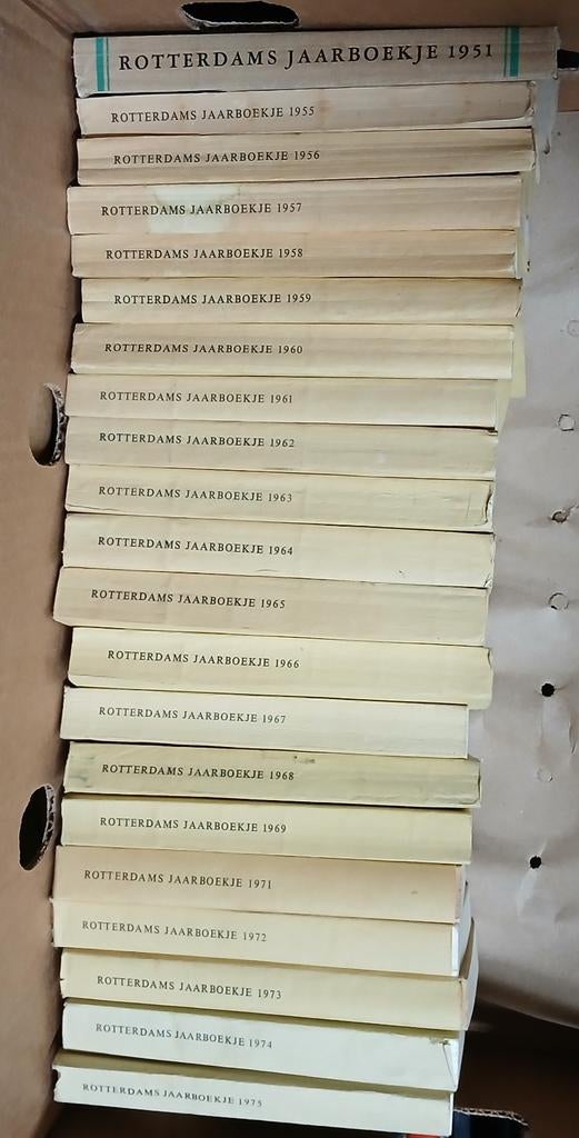 Rotterdams Jaarboekje 1951-1975 niet compleet, Boeken, Ophalen of Verzenden, 20e eeuw of later, Gelezen, H. C. Hazewinkel