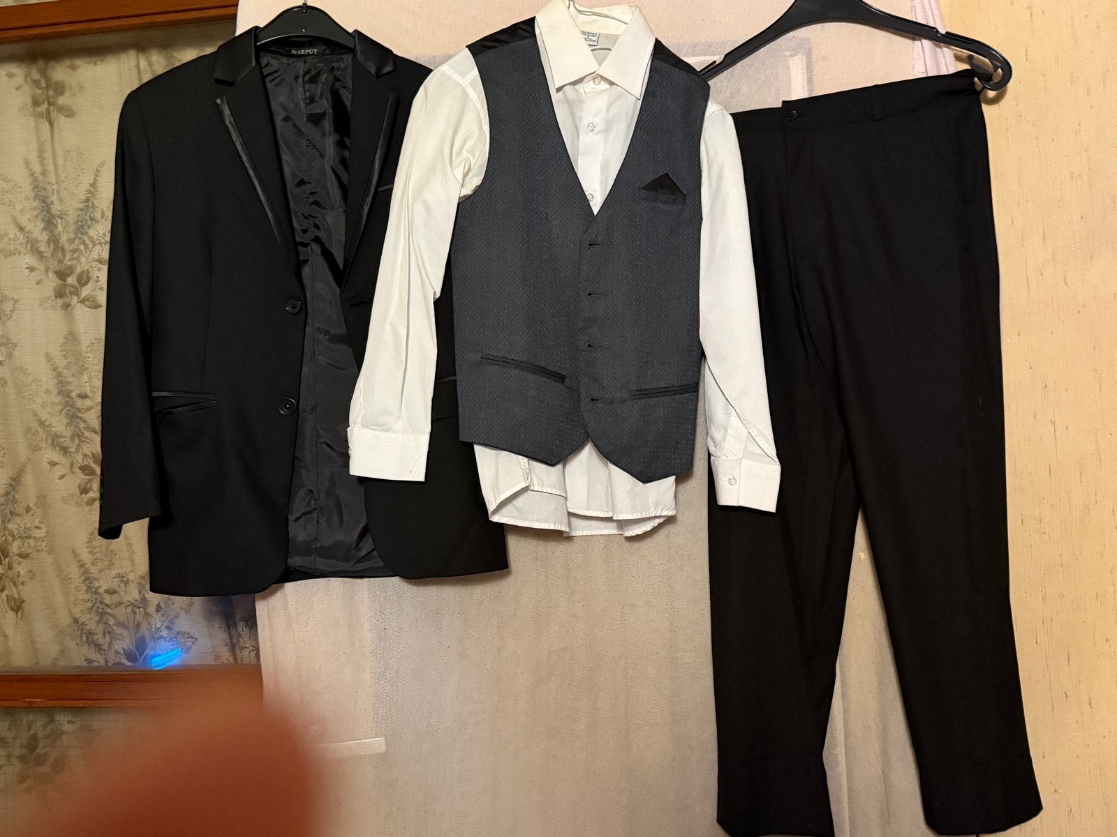 Stijlvol Heren Kostuum - Colbert, Gilet, Overhemd & Broek, Ophalen, Zo goed als nieuw, Overige maten, Zwart