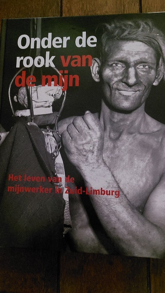 Onder de rook van de mijn - Jac.d.v.Boogaard, Ophalen of Verzenden, 20e eeuw of later, Zo goed als nieuw