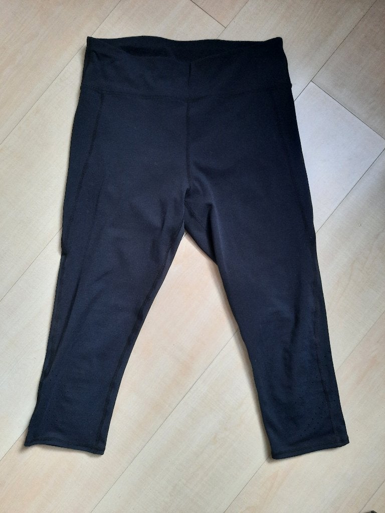 Zwarte capri-sportbroek, merk Osaga, mt 40., Maat 38/40 (M), Zwart, Ophalen of Verzenden, Fitness of Aerobics