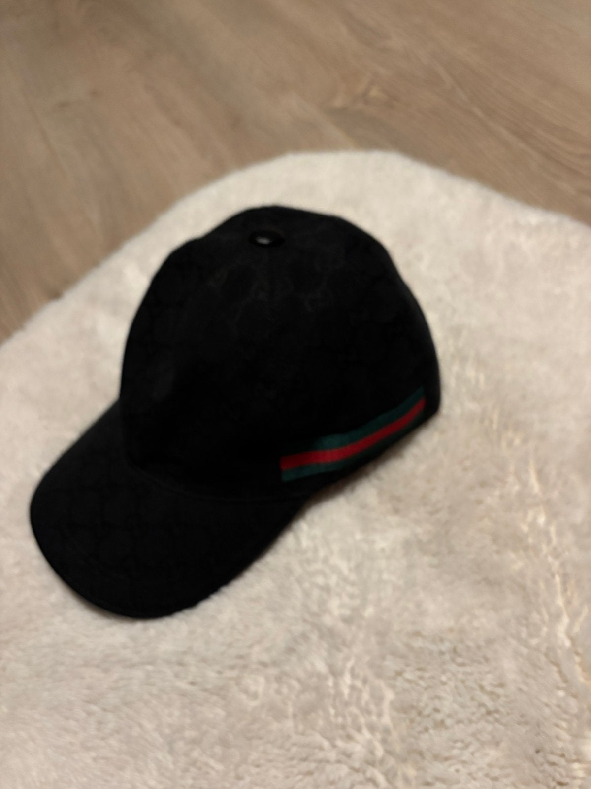Gucci pet zwart maat M, Ophalen, Zo goed als nieuw