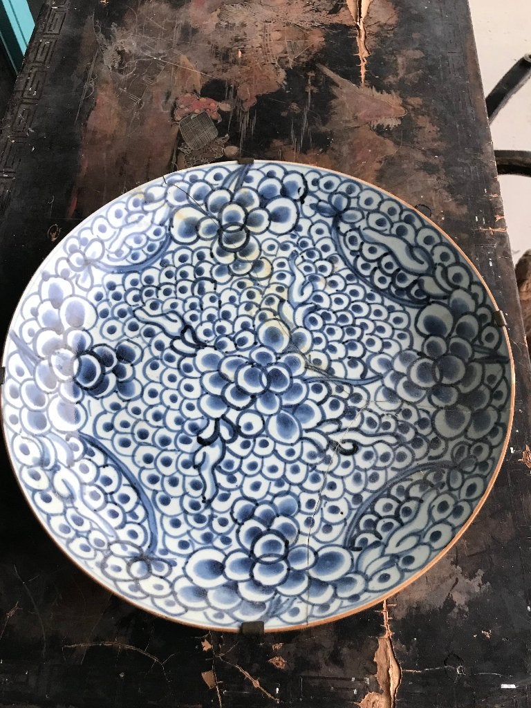 antiek chinees porselein bord met decor van druiven, Ophalen of Verzenden