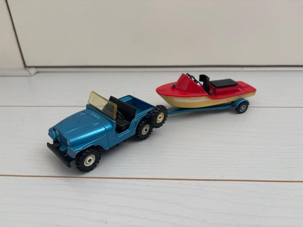CORGI Jeep CJ-5 met boottrailer, Ophalen of Verzenden, Gebruikt