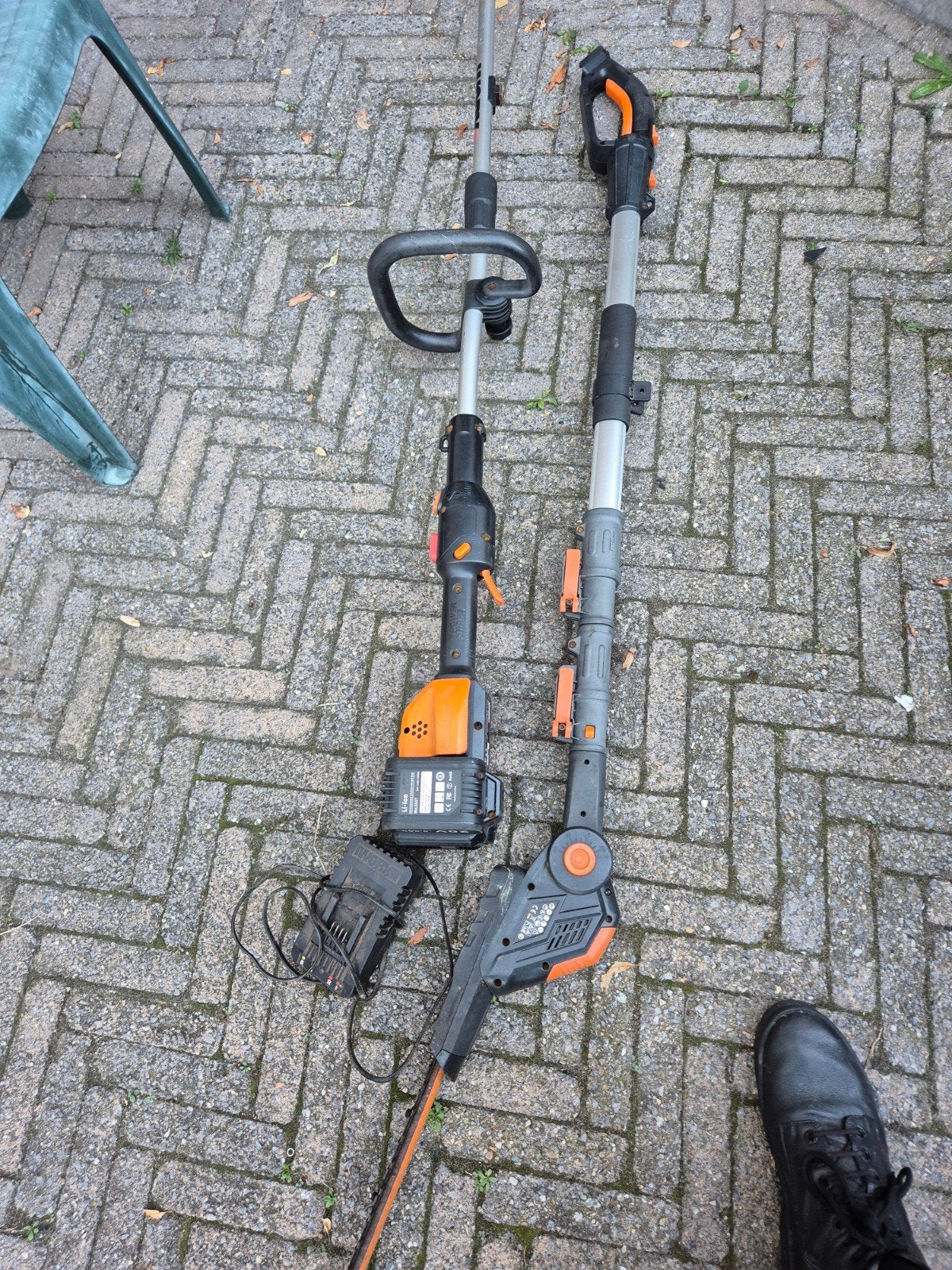 WORX Tuingereedschap Set: 40V Grastrimmer + 20V Stokheggensc, Tuin en Terras, Ophalen, Zo goed als nieuw, Accu, WORX