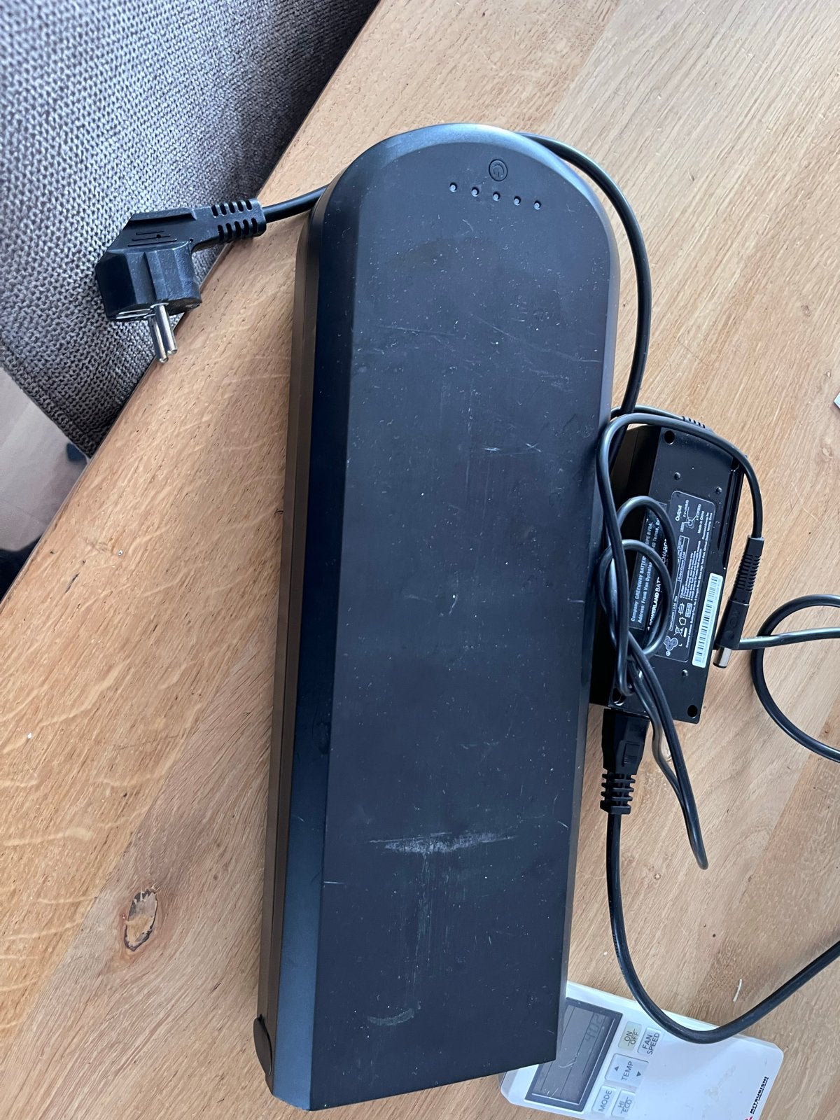 E-bike accu 36V 15.6Ah/561.6Wh met lader, Ophalen of Verzenden, Gebruikt