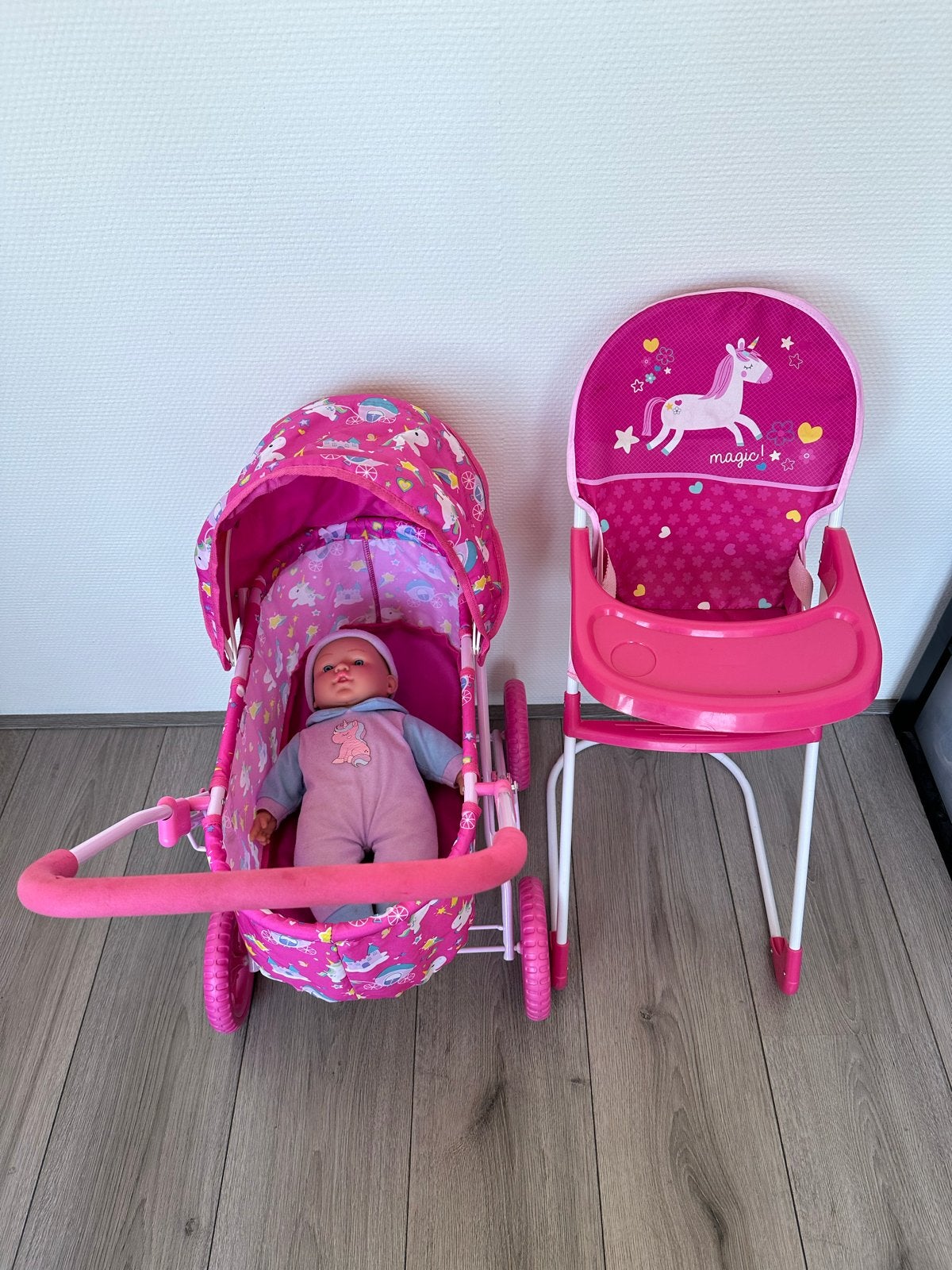 Poppenwagen, poppenstoel & pratende pop - Roze Eenhoorn, Kinderen en Baby's, Ophalen of Verzenden, Gebruikt, Babypop