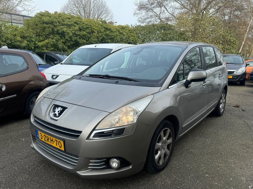 Peugeot 5008 1.6 HDiF ST 7P | Clima | Navi | Automaat, Auto's, Peugeot, Euro 5, Gebruikt, 4 cilinders, 700 kg