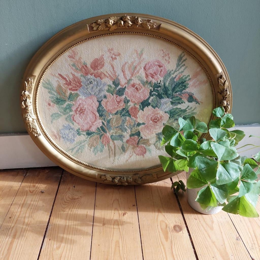 Lucky vintage Ovaal borduurwerk met bloemen in gouden lijst, Ophalen, Huis en Inrichting