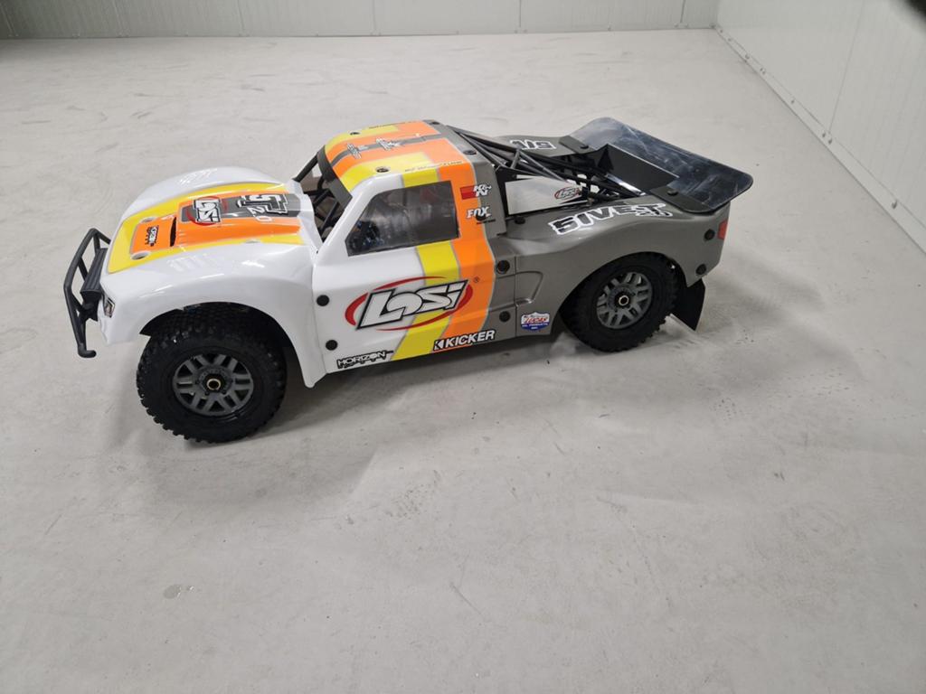 Losi 5ive T 32cc, Benzine, Auto offroad, Ophalen of Verzenden, Zo goed als nieuw