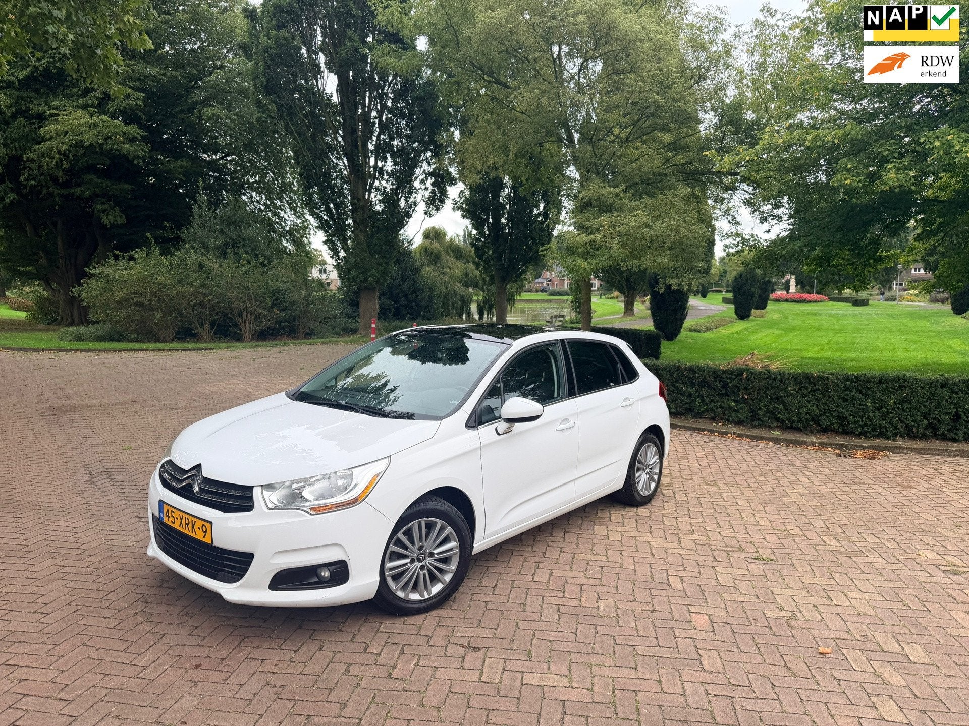 Citroen C4 1.6 VTi Tendance | Pano | Clima | Nw.APK!, Auto's, Voorwielaandrijving, Euro 5, Stof, Zwart