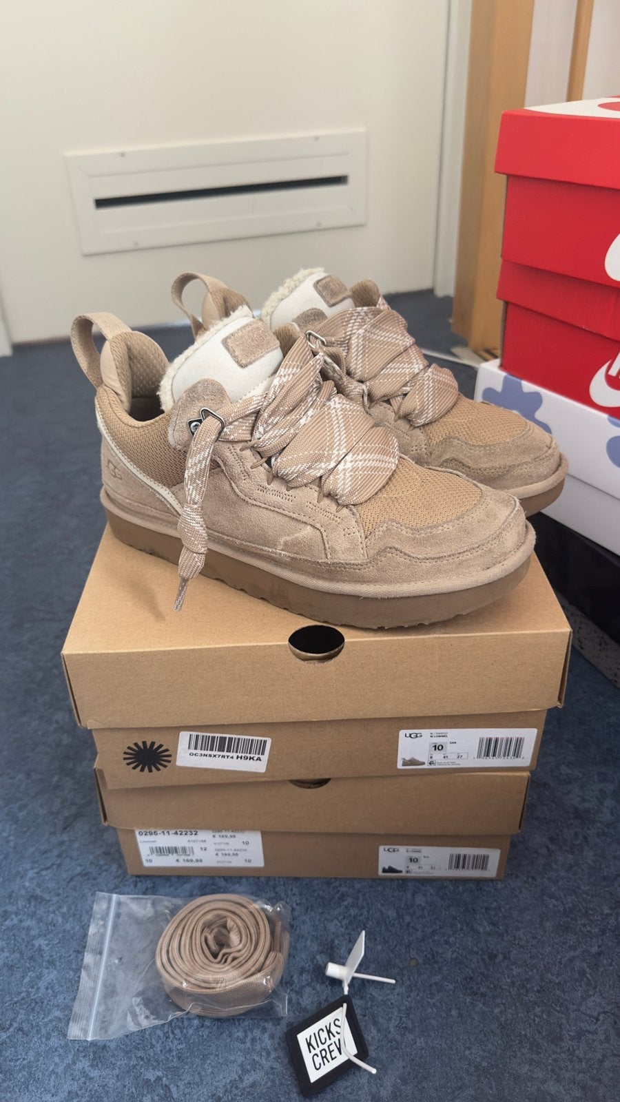 UGG Lowmel beige / Sand – maat 41, Kleding | Dames, Ophalen of Verzenden, Zo goed als nieuw, Beige, Sneakers of Gympen