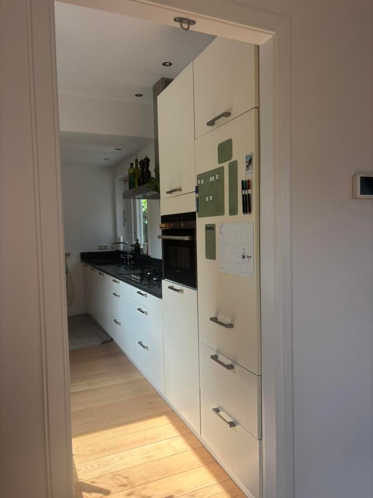 Houten keuken met granieten blad, Huis en Inrichting, Keuken | Complete keukens, Ophalen, Gebruikt, Wit, Graniet of Steen