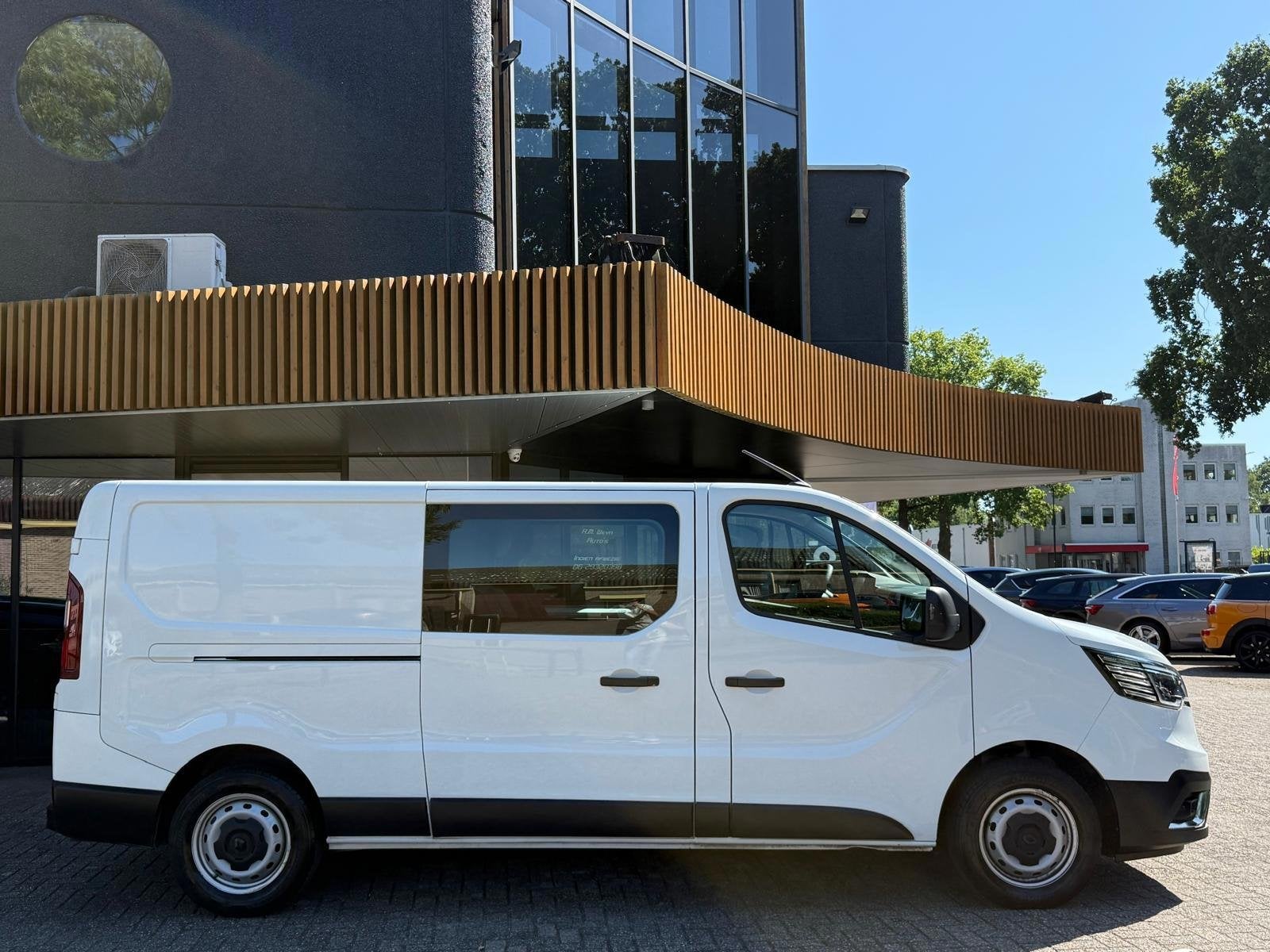 Renault Trafic 2.0 dCi 130 T29 L2H1 DC Comfort|EXCL.BTW|Rijk, Auto's, Bestelauto's, Voorwielaandrijving, Stof, Gebruikt, 4 cilinders