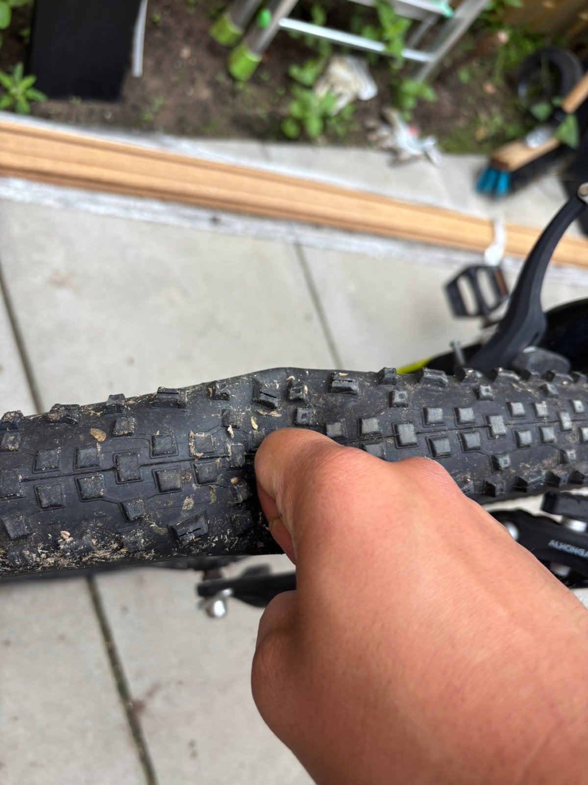 Mounten bike, Doe-het-zelf en Verbouw, Steen of Klei, Zwart, Ophalen of Verzenden, Zo goed als nieuw