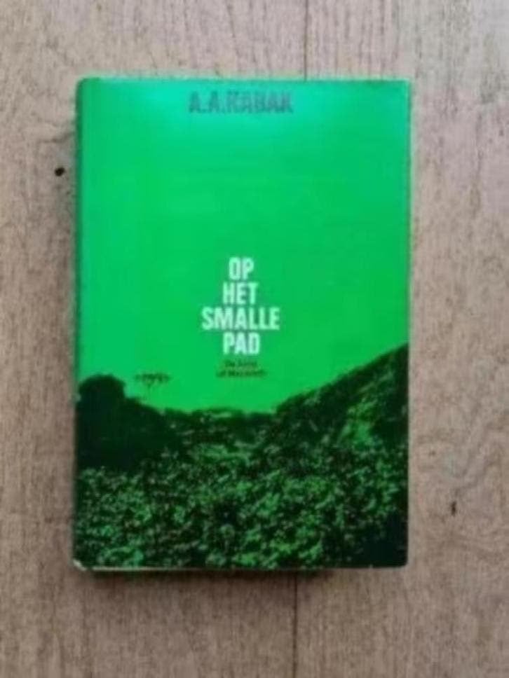 Boek Op het smalle pad, Ophalen of Verzenden, Zo goed als nieuw