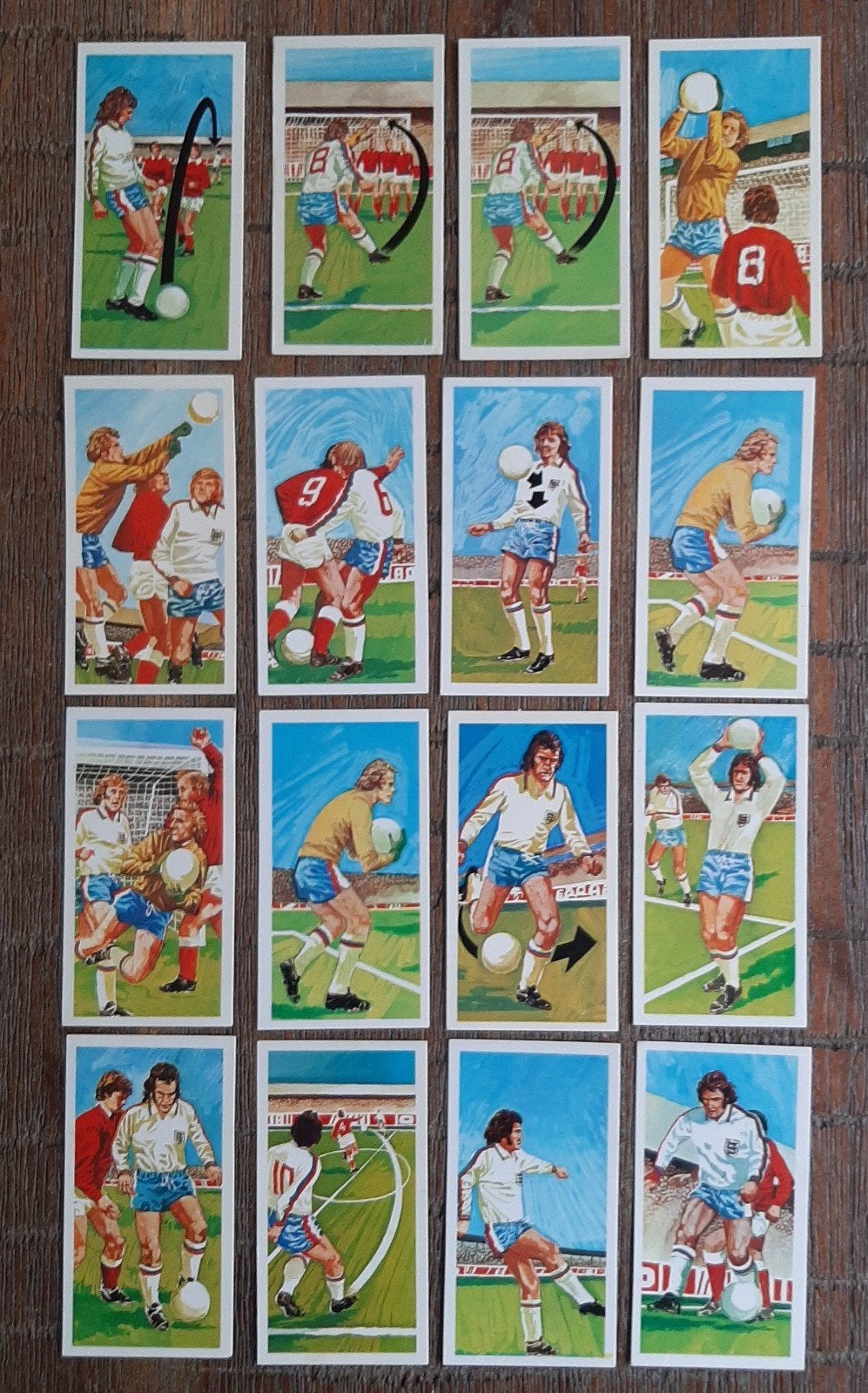 28 stuks vintage voelbalplaatjes verzamelobject, Verzenden, Zo goed als nieuw, Meerdere plaatjes
