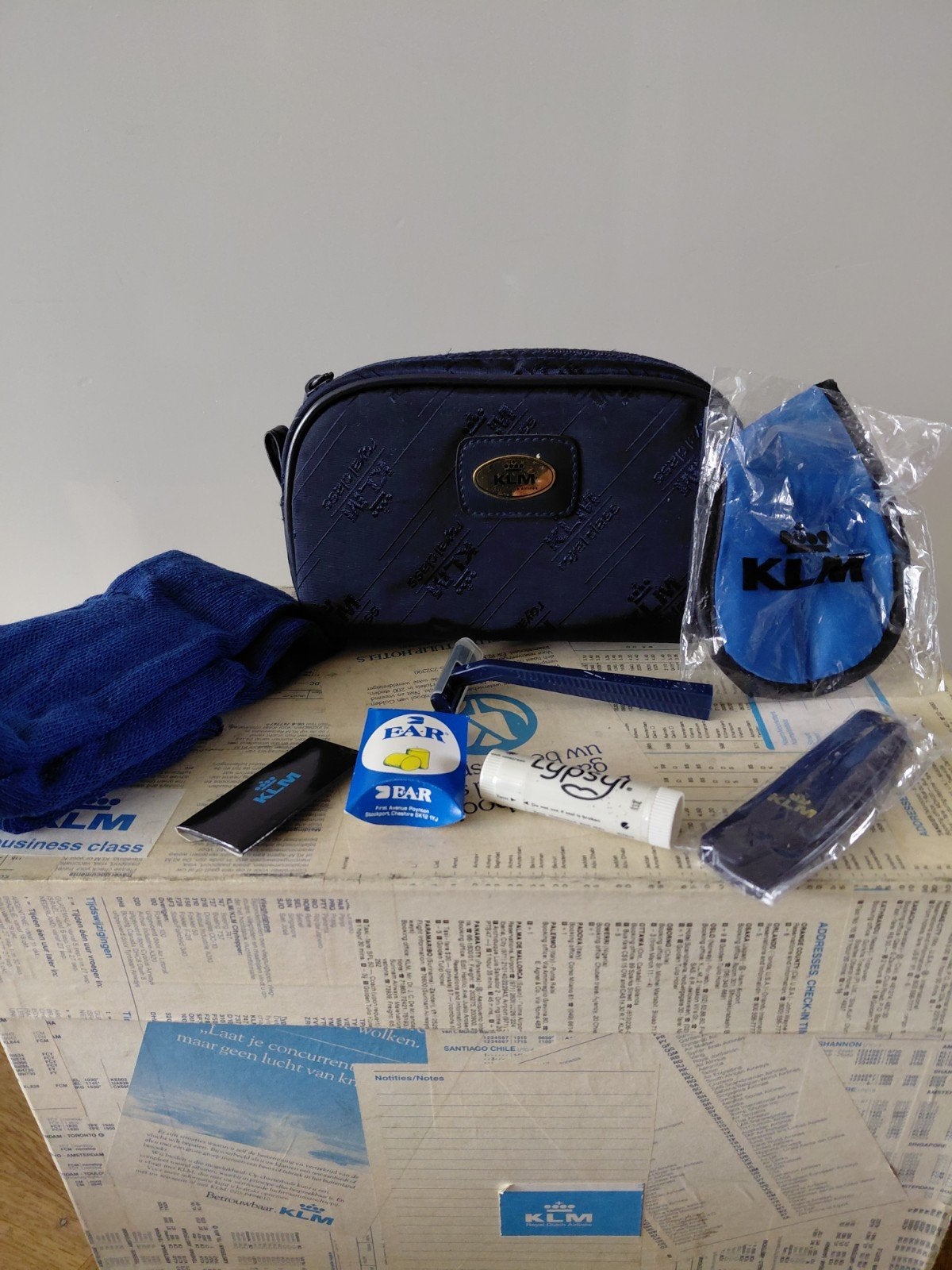 KLM toilettas business class en nekkussentje KLM inclvz12eu, Ophalen of Verzenden, Nieuw, Overige typen