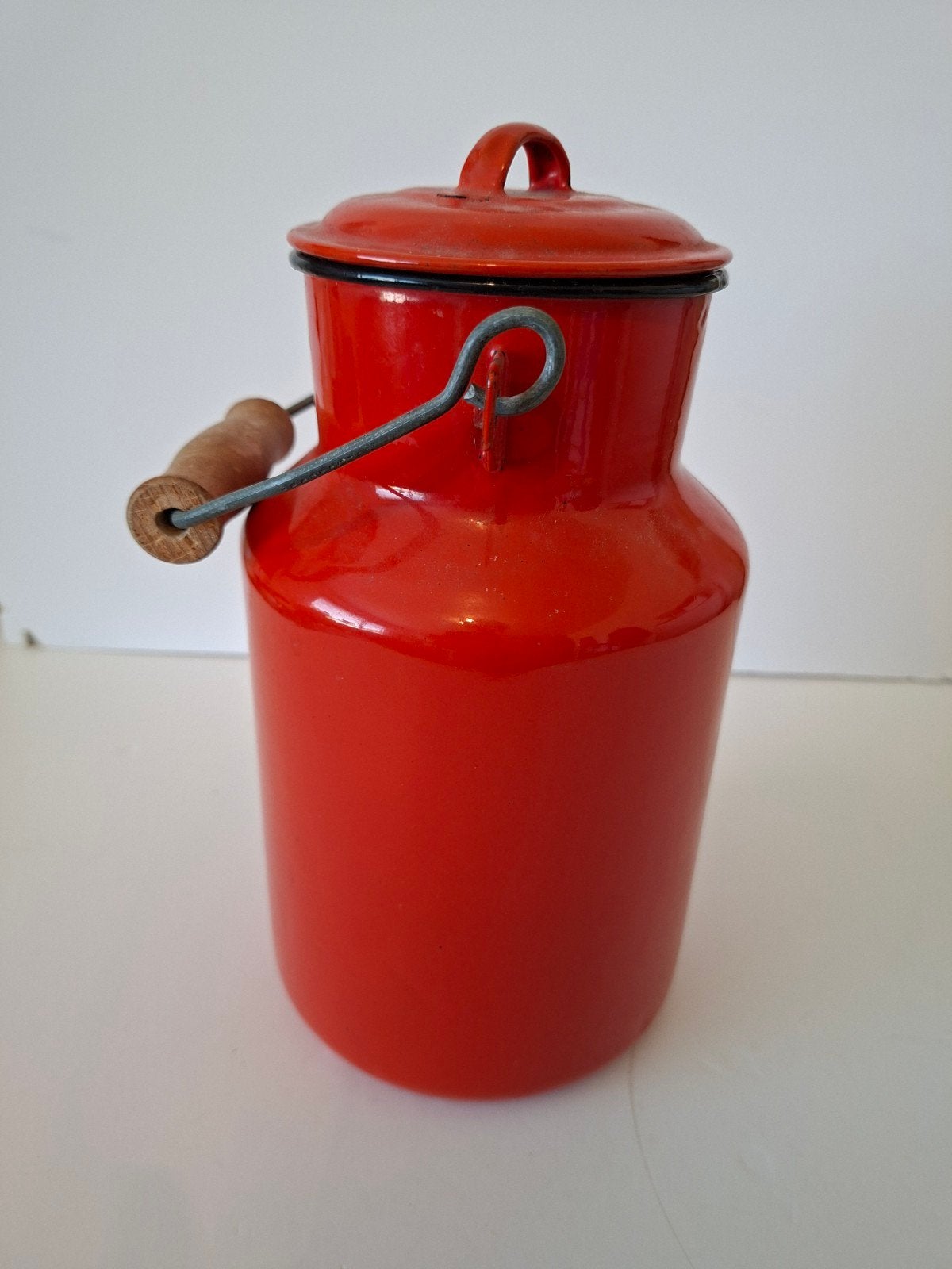 Vintage rode emaille melkbus - 2 liter, Ophalen of Verzenden