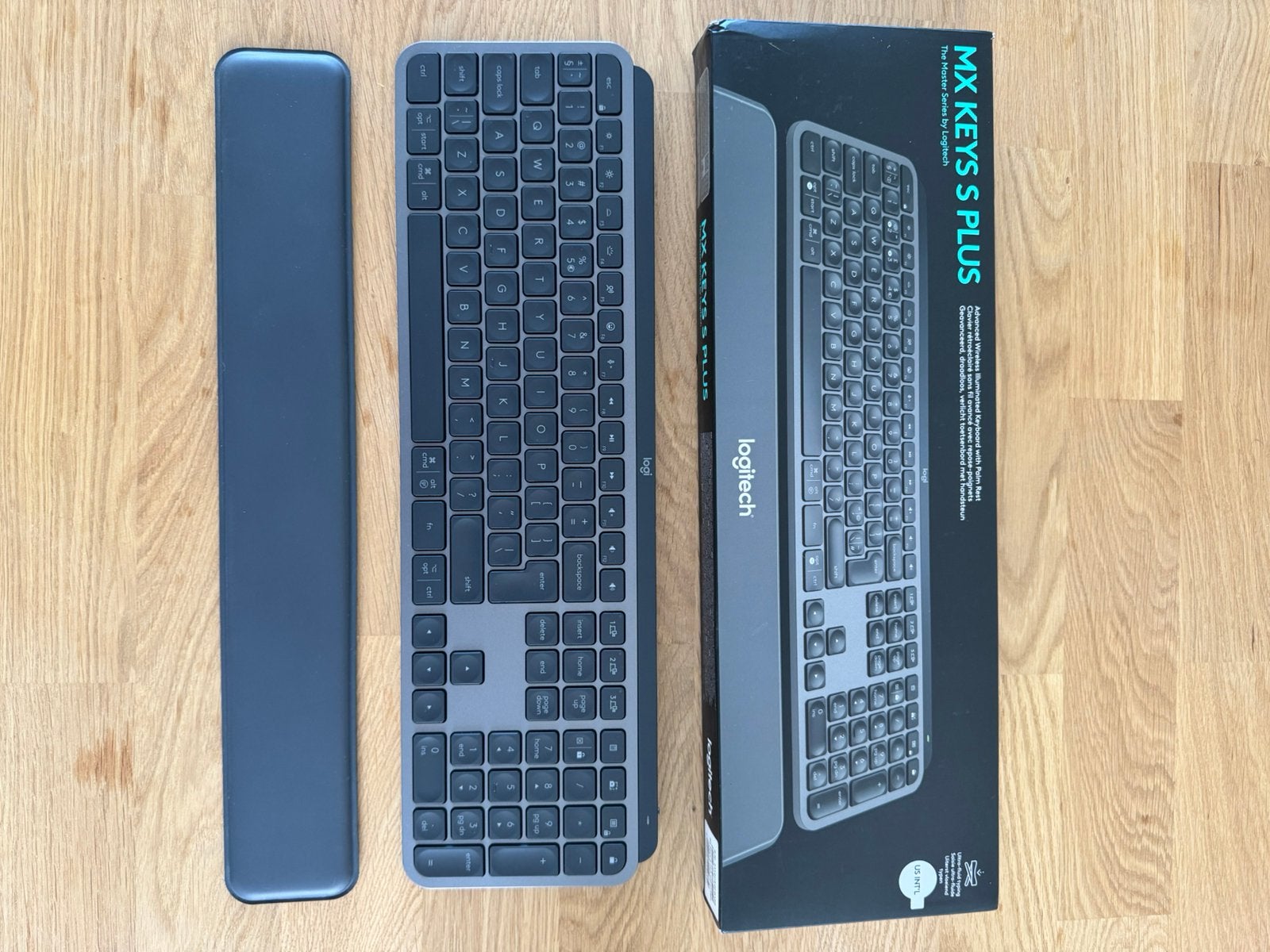 RESERVED - Logitech MX Keys S Plus + Palm Rest - US INT’L, Multimediatoetsen, Ophalen of Verzenden, Zo goed als nieuw, Draadloos