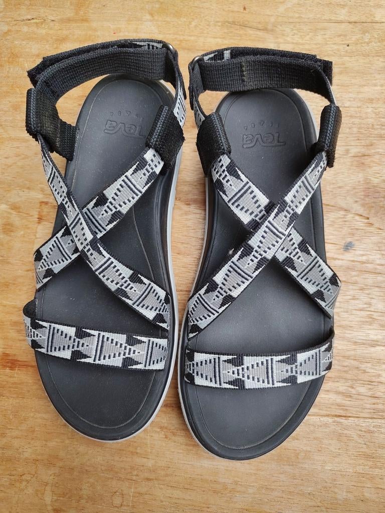 Teva sandalen. Een maal gedragen. Maat 36., Ophalen of Verzenden, Zo goed als nieuw, Sandalen of Muiltjes
