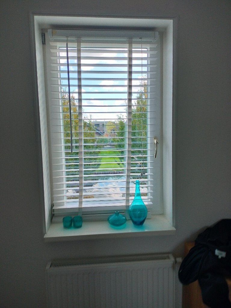 Houten jaloezieën met brede lamellen 70x120, Ophalen, Inclusief montageonderdelen, Gebruikt, Overige merken