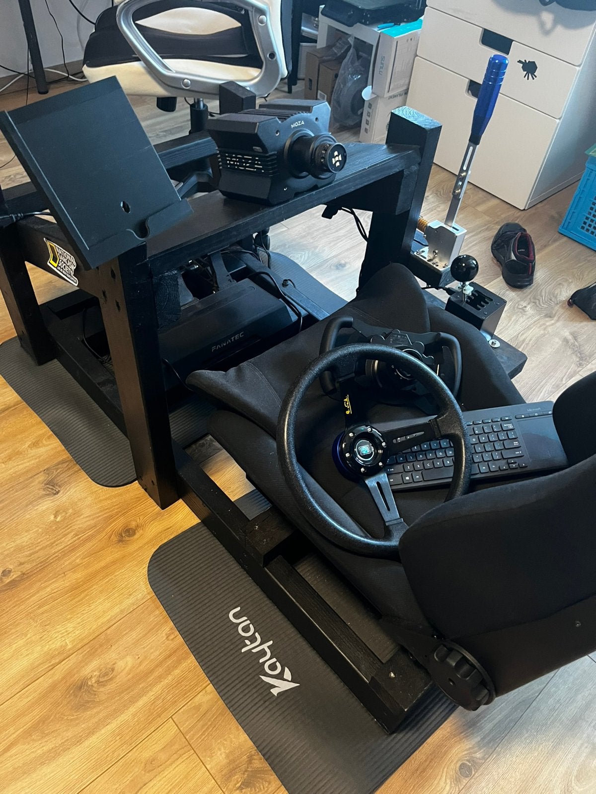 Complete simrace setup - MOZA r12 v2 + loadcell pedalen, Ophalen, Zo goed als nieuw