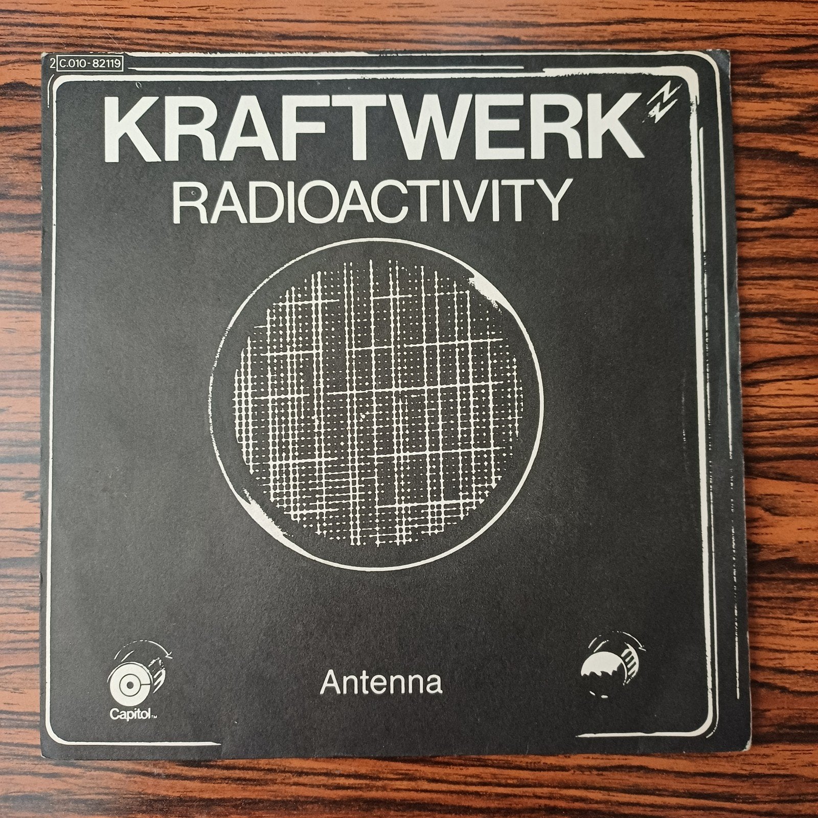 Kraftwerk - Radioactivity / Antenna 7 inch single, Gebruikt, Originele persing, 7 inch, Ophalen of Verzenden