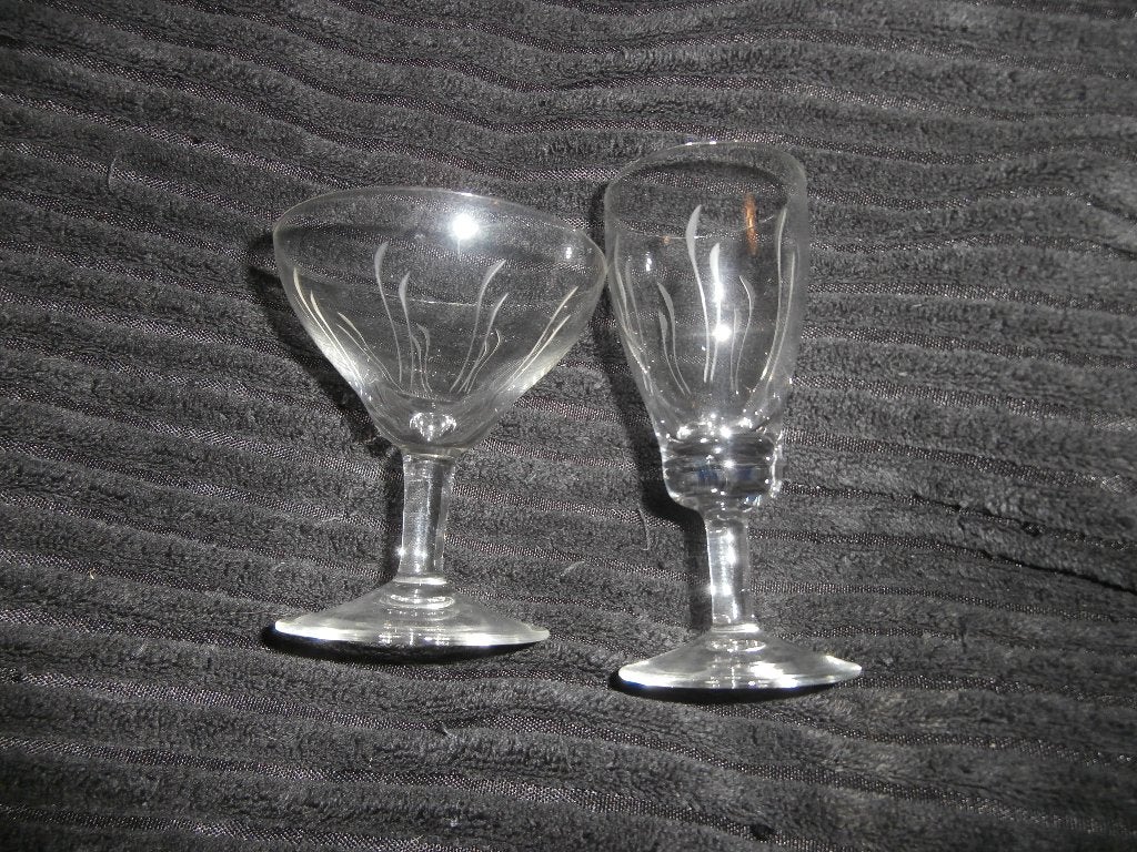 Antiek glas met strepen als versiering likeurglas 2 stuks, Antiek en Kunst, Ophalen of Verzenden