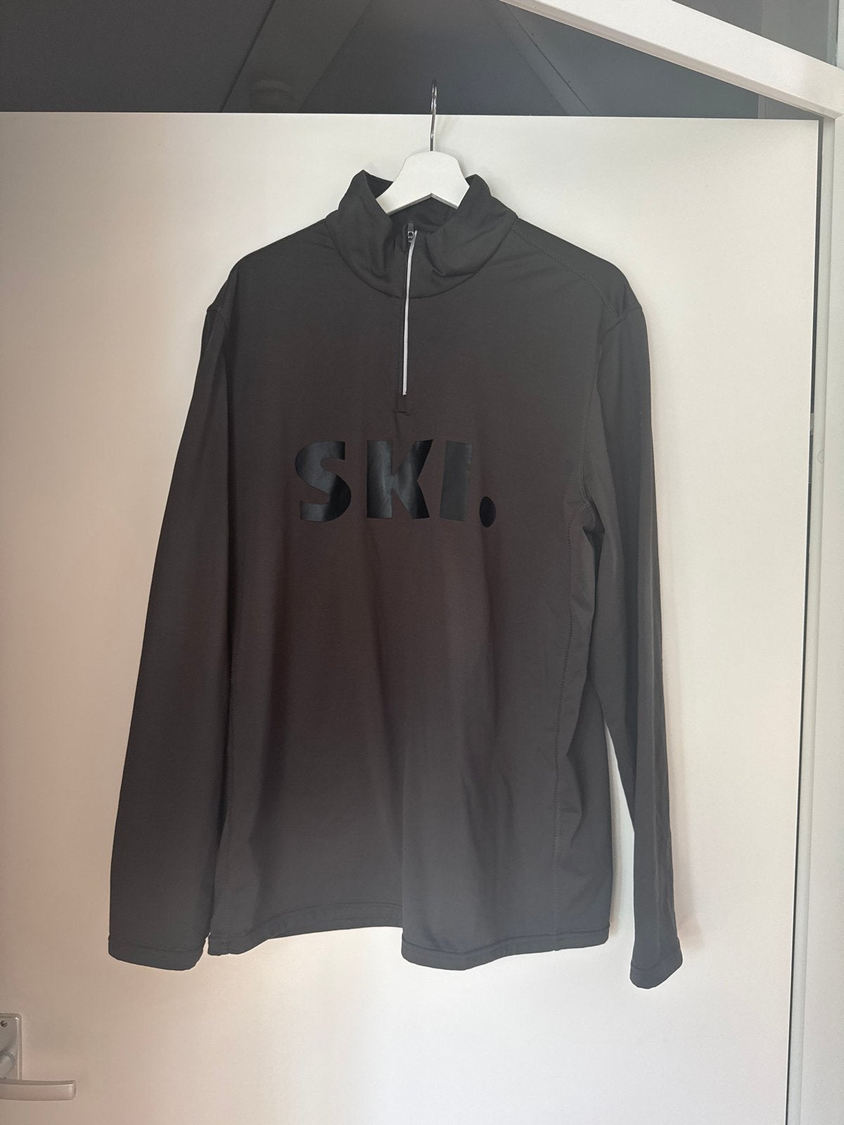 IceRyder Ski Pullover - Zwart met 'SKI.' opdruk, Kleding | Dames, Wintersportkleding, Ophalen of Verzenden, Zo goed als nieuw