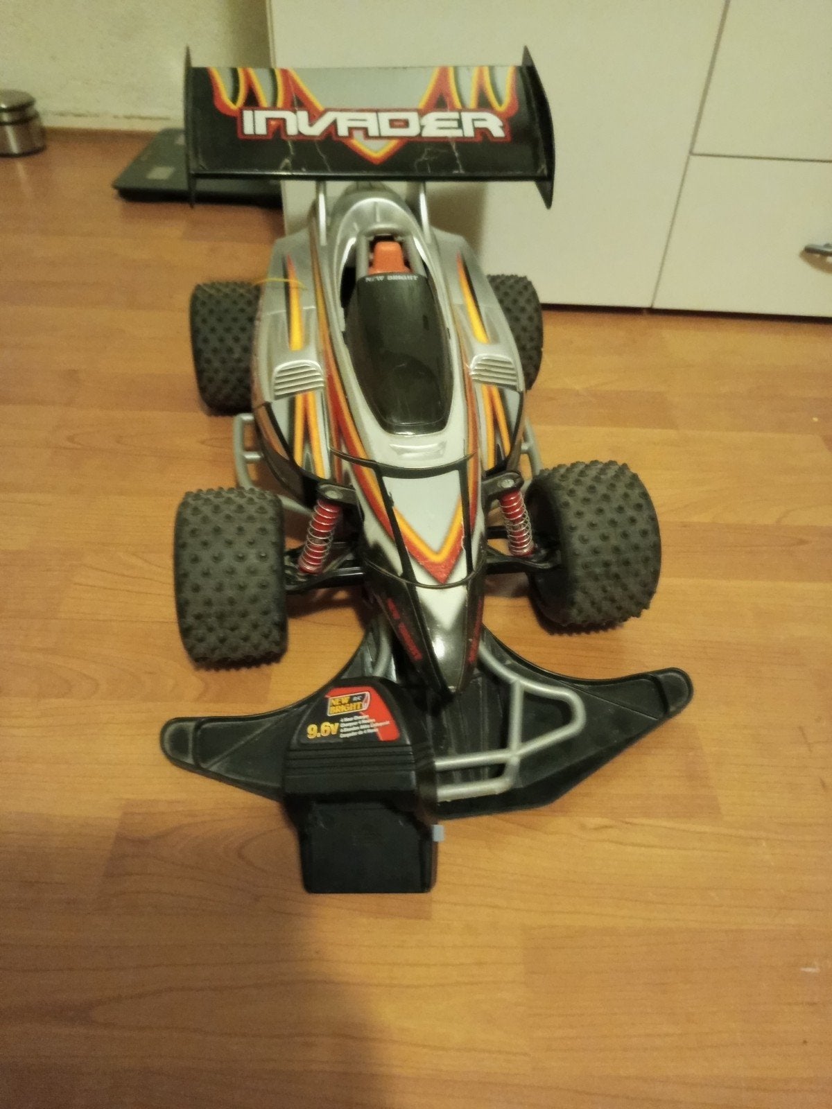 Bestuurbare auto 2 hands, Ophalen, Gebruikt, Overige schalen, Auto offroad