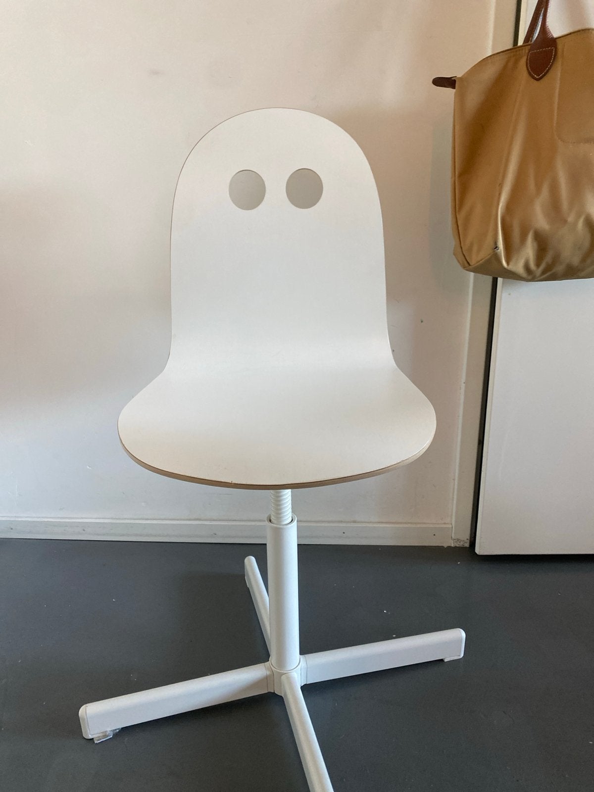 Witte bureaustoel in spookvorm - Gebruikt, Huis en Inrichting, Ophalen, Gebruikt, Wit, Eén