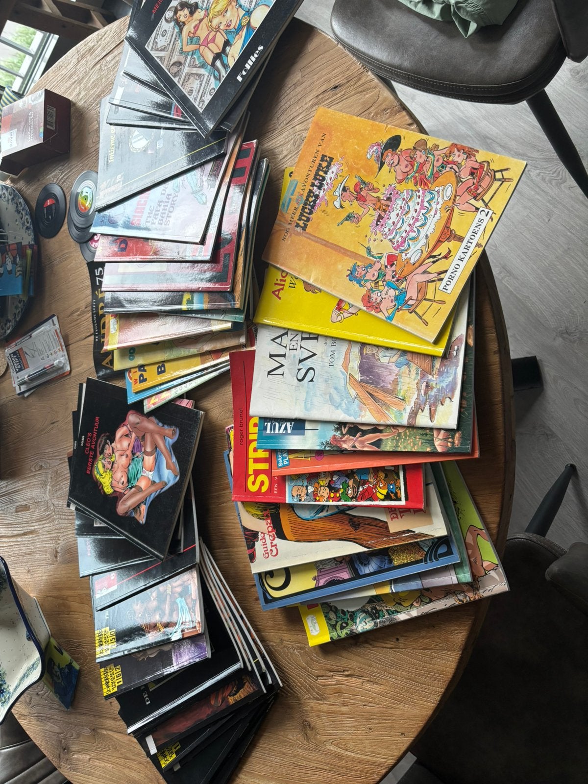 Erotische strips in 1 koop, Meerdere comics, Ophalen of Verzenden, Zo goed als nieuw, Europa