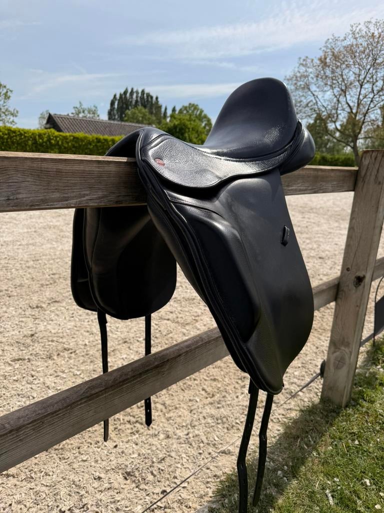 Kent&Master Dressuurzadel 18 inch, Ophalen, Zo goed als nieuw, Dressuur