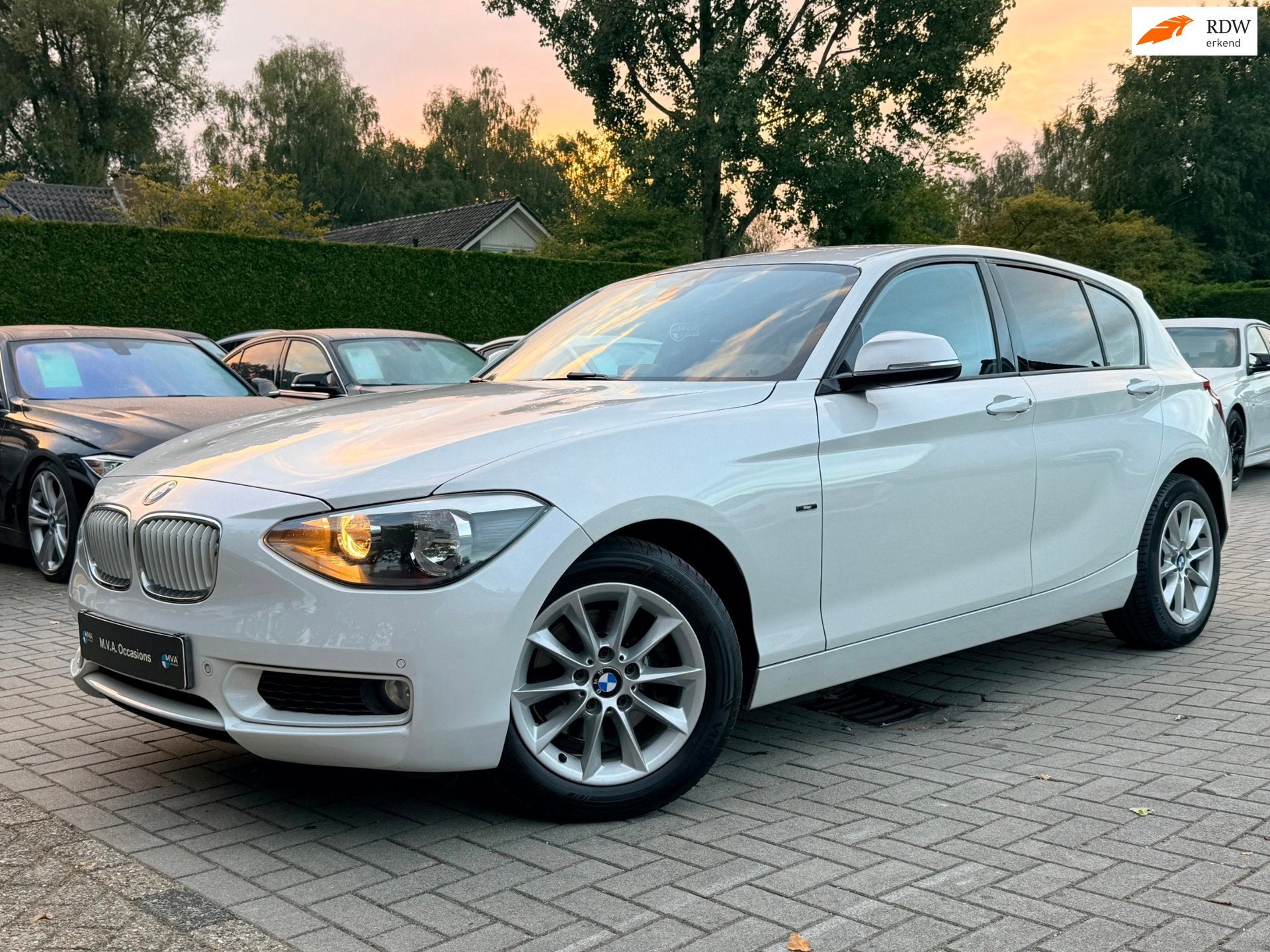 BMW 1-serie 118i Business+ Urban|Distributieketting vervange