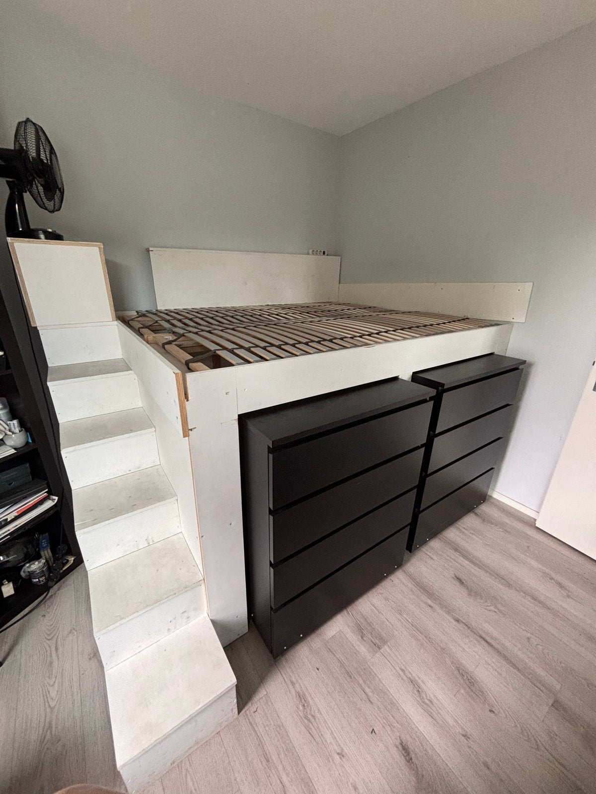 Tweepersoons Opbergbed met lattenbodems en Trapje, Ophalen, Gebruikt, Wit, Tweepersoons