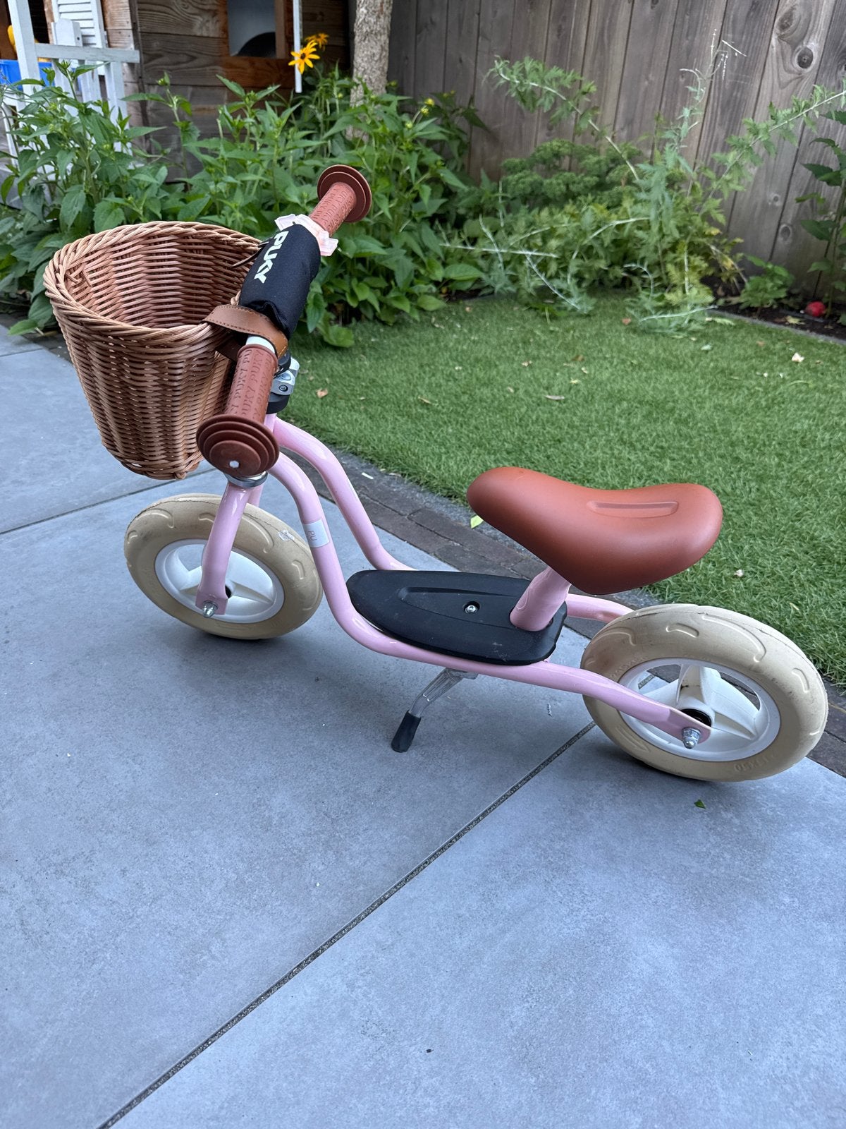 Roze Puky loopfiets met mandje - zo goed als nieuw!, Ophalen, Zo goed als nieuw, Loopfiets
