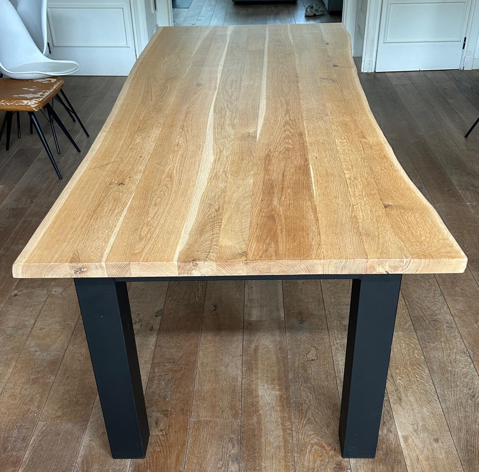 Eikenhouten eettafel met stalen poten - Zo goed als nieuw, Ophalen, 100 tot 150 cm, Eikenhout, 200 cm of meer