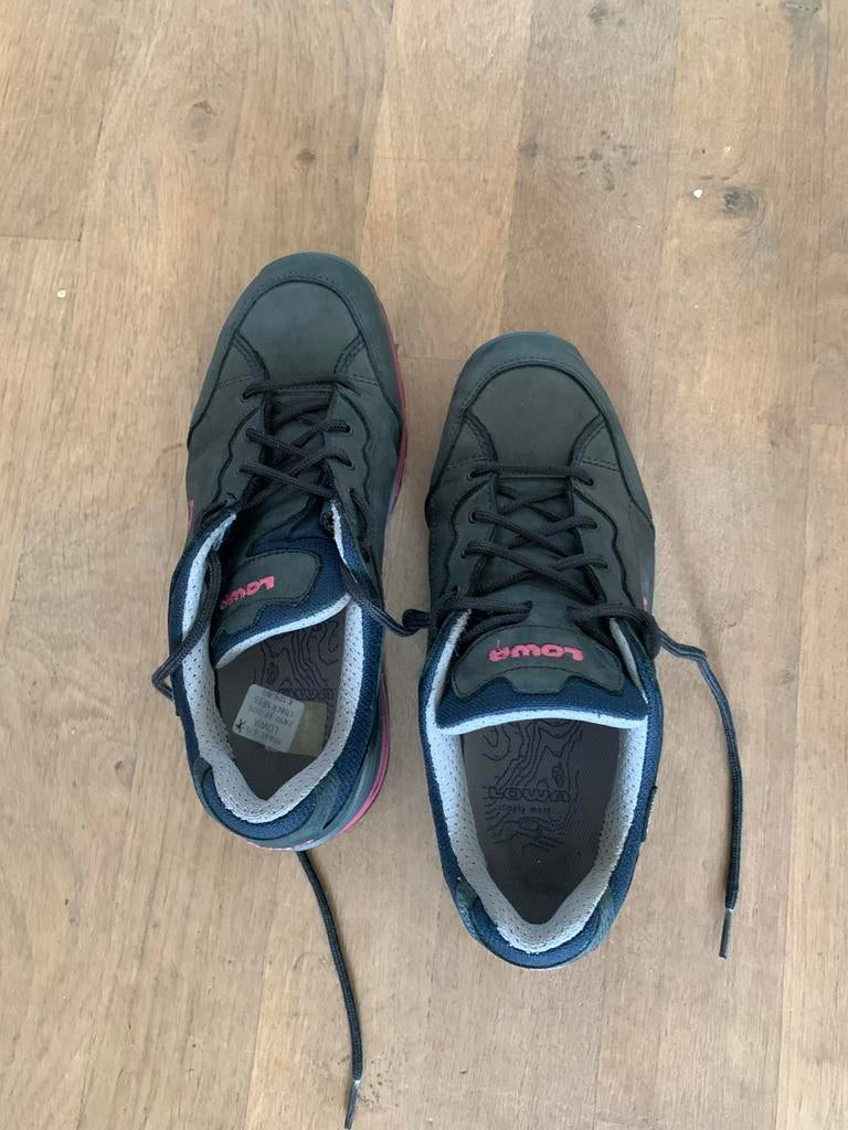 Lowa dames wandelschoenen maat 4.5, Sport en Fitness, Bergsport en Wandelen, Ophalen of Verzenden, Zo goed als nieuw, Schoenen