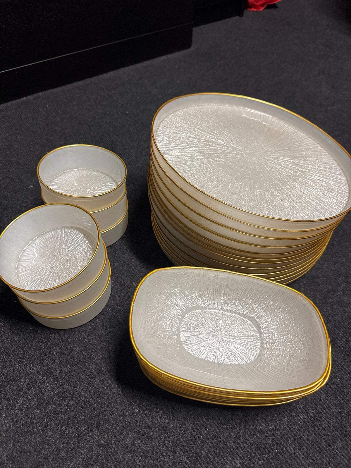 Servies set met gouden rand nieuw, Huis en Inrichting, Nieuw, Ophalen of Verzenden, Glas, Modern