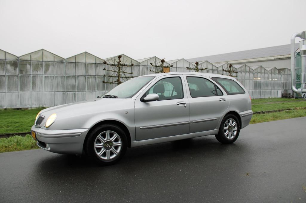 Lancia Lybra SW 1.8-16V LX 1 Eigenaar, Auto's, Lancia, Lybra (SW), Gebruikt, 4 cilinders, 400 kg