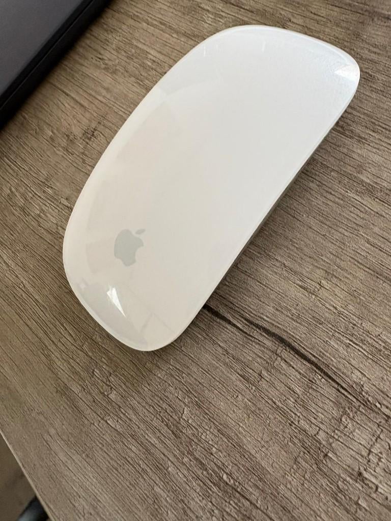Apple Magic Muis, Ophalen of Verzenden, Zo goed als nieuw, Draadloos, Apple