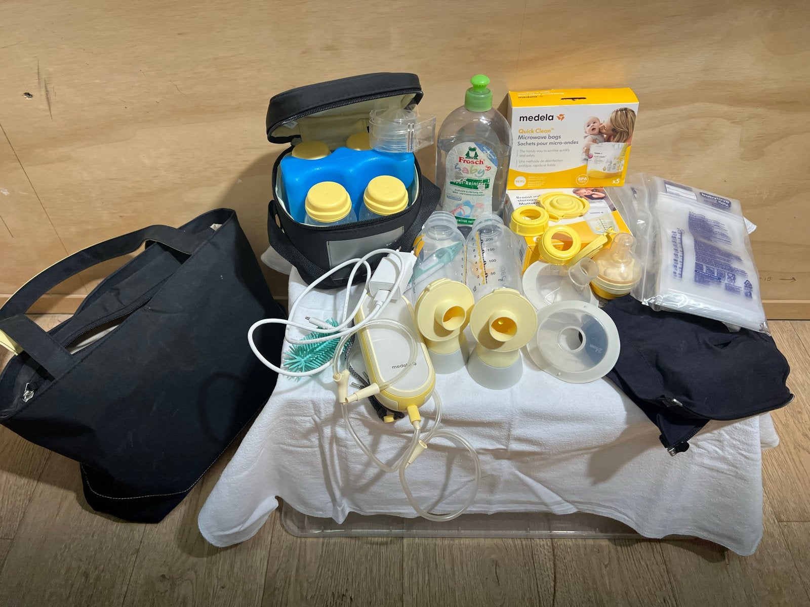 Medela Freestyle Borstkolfset met Uitgebreide Toebehoren, Ophalen, Gebruikt