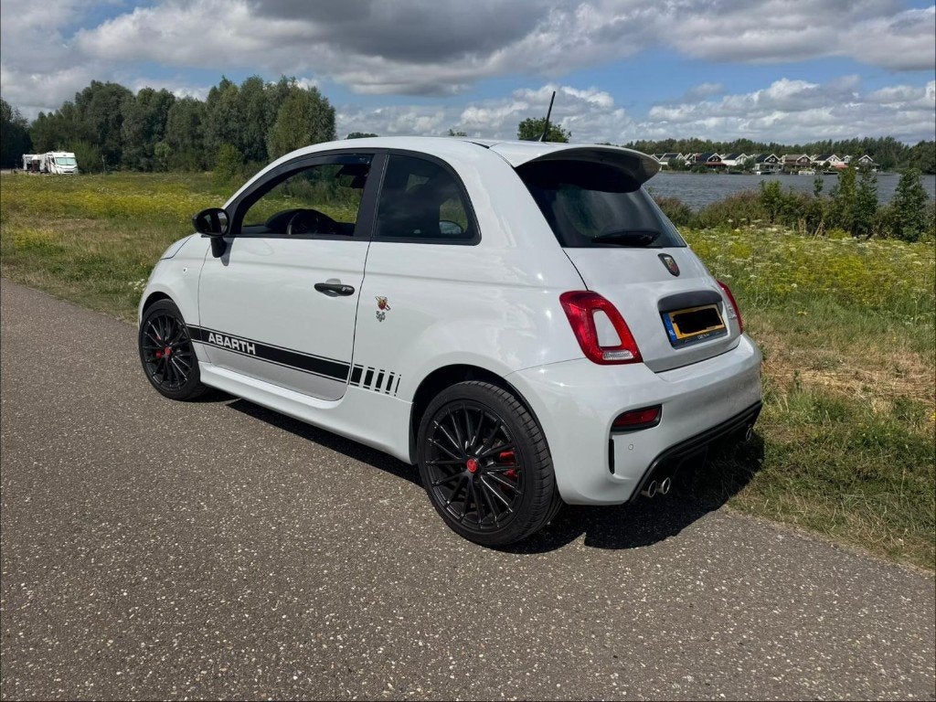 Fiat Abarth Competizione 180pk auto verkeerd in nieuw staat, Auto's, Voorwielaandrijving, 4 cilinders, Alcantara, Handgeschakeld