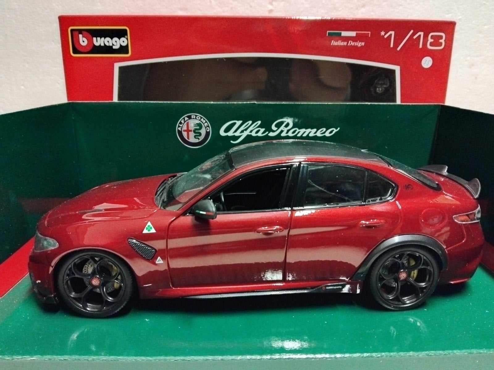 Alfa Romeo Giulia GTA m donkerrood Bburago metal 1:18 KRD, Ophalen of Verzenden, Zo goed als nieuw, Auto, Bburago